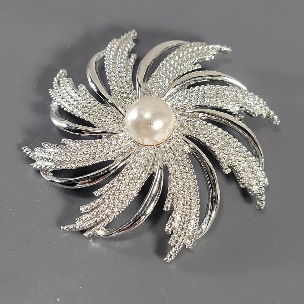 Sarah‎ Coventry Swirl Brooch Silver Faux Pearl Textured Starburst Pin Jewelry